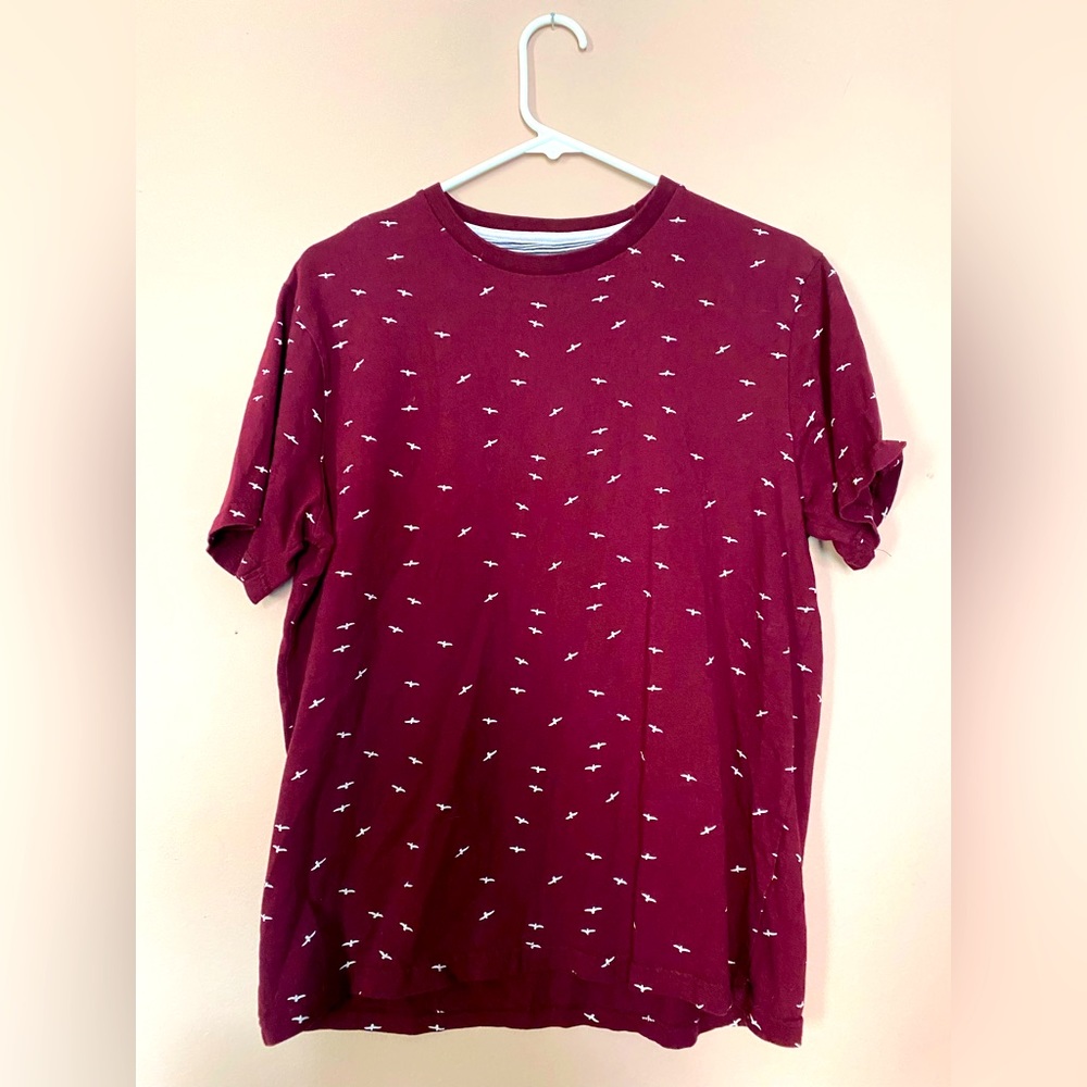 Men’s Maroon Tee w/ White Birds